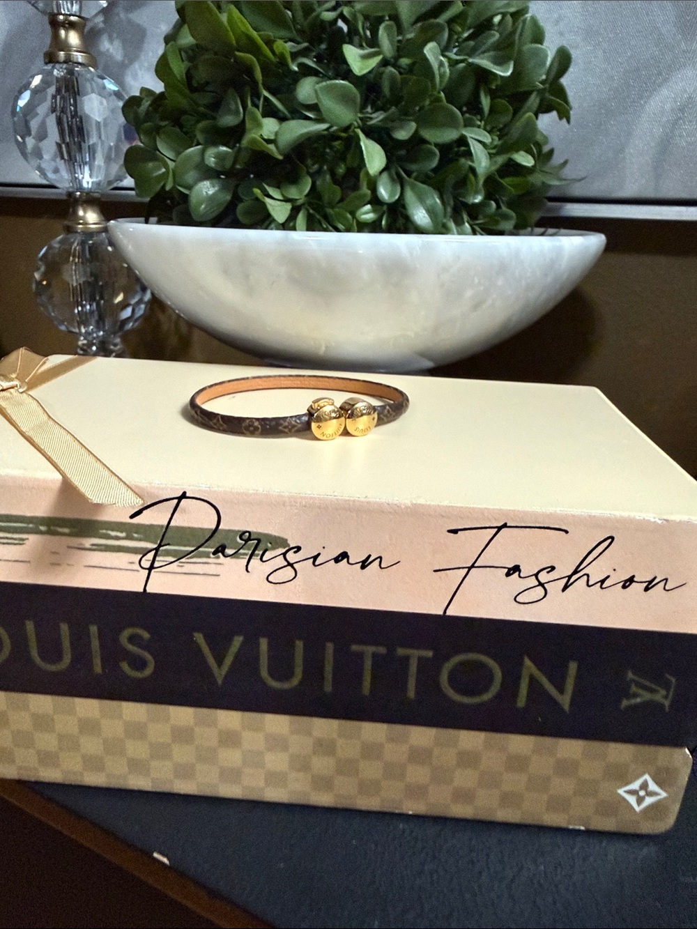 Louis Vuitton Monogram Bracket - Picture 2 of 4